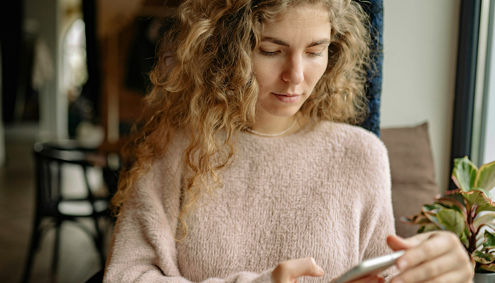 How To See If Someone Is On Tinder? Use Third-Party Tools If Necessary
