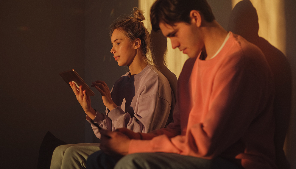 Signs That Technology Is Helping, Or Quietly Hurting, Your Relationship: